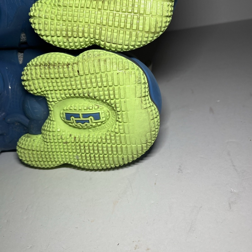 Nike LeBron XIX 19 Size 3.5Y Tropical Dutch Blu Pomegranate Lime Glow DC9339-400 - Picture 7 of 10